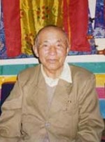 ユーロ・ツルク・ダワ・ツェリン（72）ラサ市タクツェ県生まれ。チョネイ・ユーロ・リンポチェの転生者
